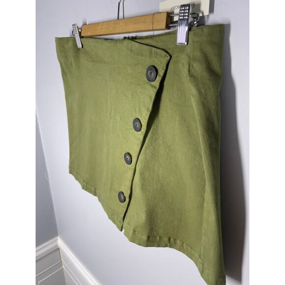 NWT, Harper Heritage, Size Large, Olive Green Mini Skirt, Asymmetrical Buttons - Picture 3 of 9